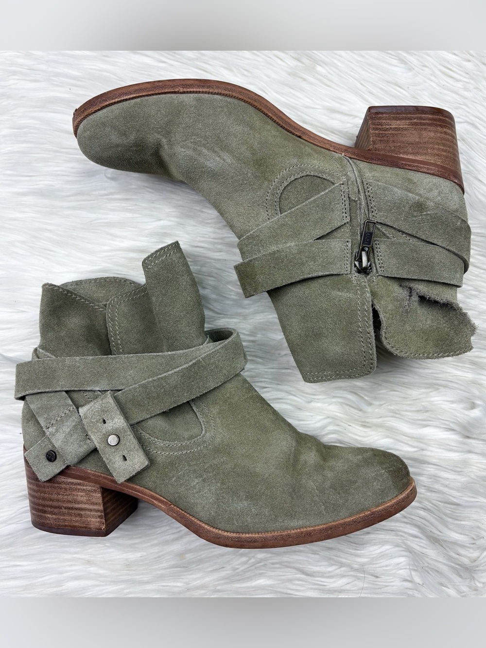 Ugg Elora Suede Ankle Boot Antilope Olive Green Leather Heel Bootie 8.5 AS IS